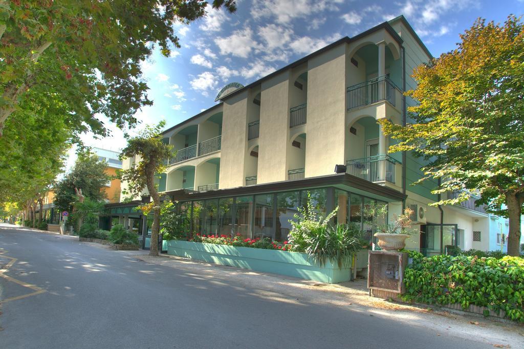 Hotel Giamaika Cesenatico Exteriör bild
